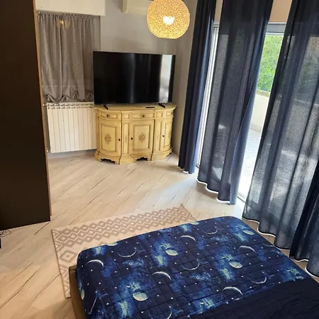 Blue Sunshine Apartament